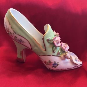 Home# 14).  Porcelain Victorian heel. 🤍Beautiful
